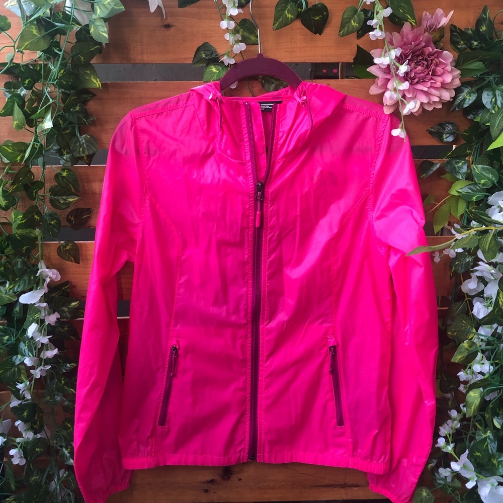 The North Face women’s windbreaker